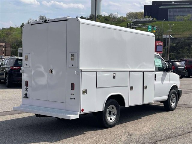 2025 Gmc Savana Cutaway 3500 photo 3