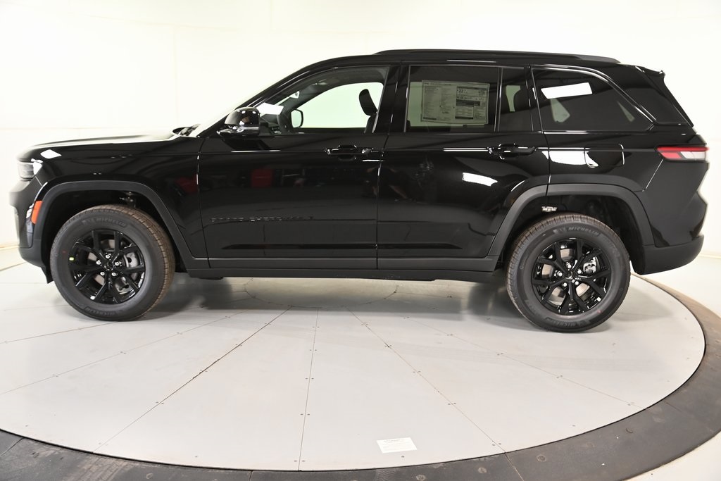2025 Jeep Grand Cherokee Altitude X photo 3