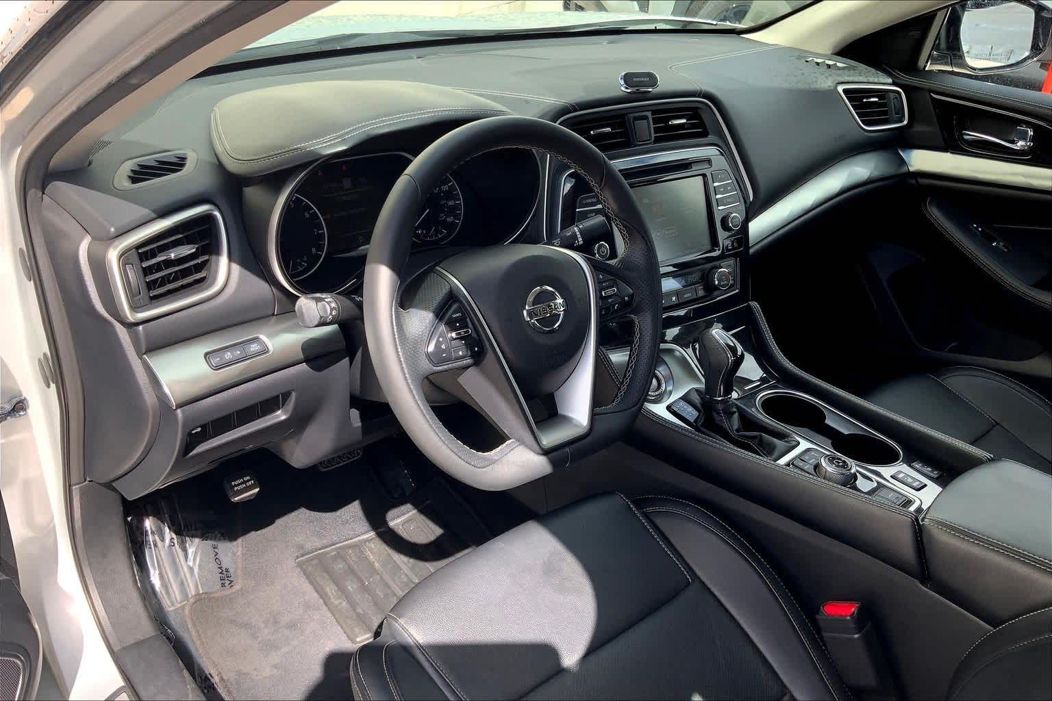 2022 Nissan Maxima SV photo 3