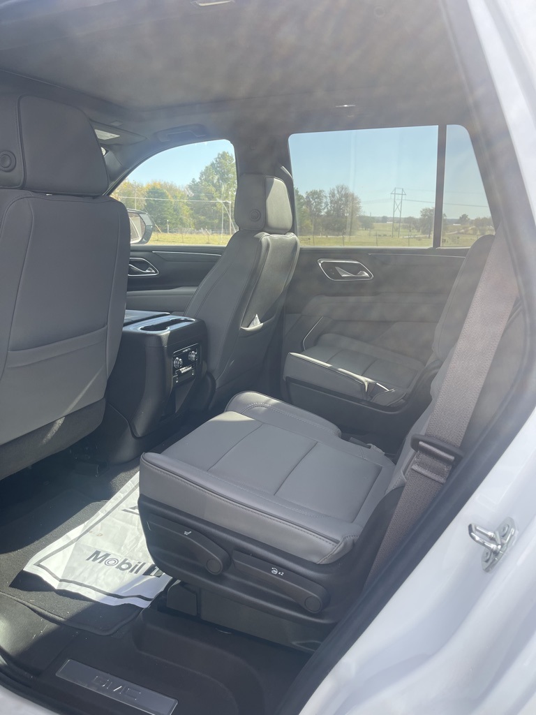 2024 Gmc Yukon SLT photo 2