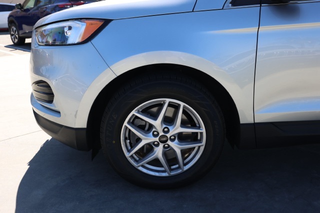 2023 Ford Edge SEL photo 10