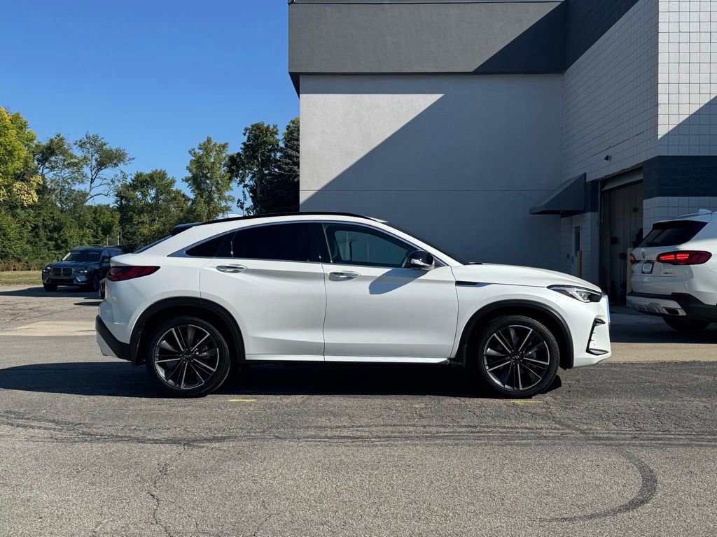 2025 Infiniti QX55 Essential photo 2