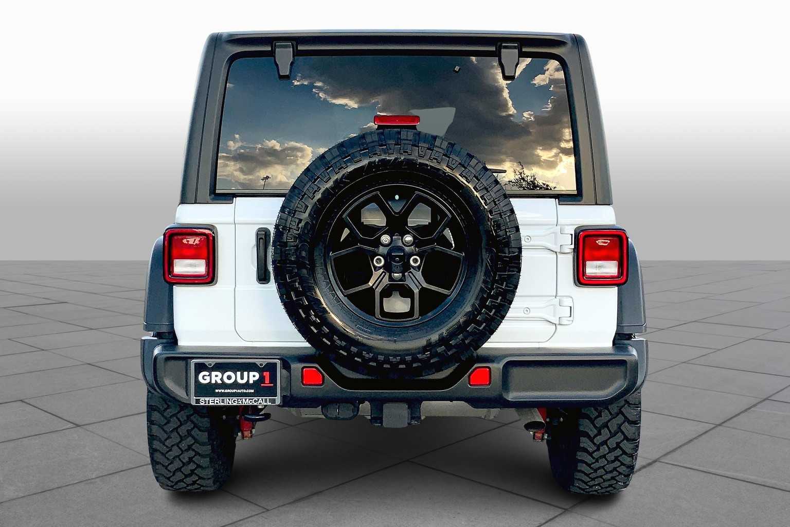 2024 Jeep Wrangler Willys photo 4