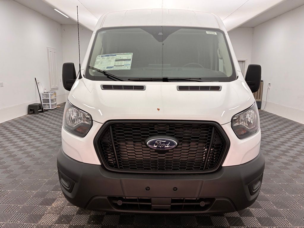 2025 Ford Transit photo 4