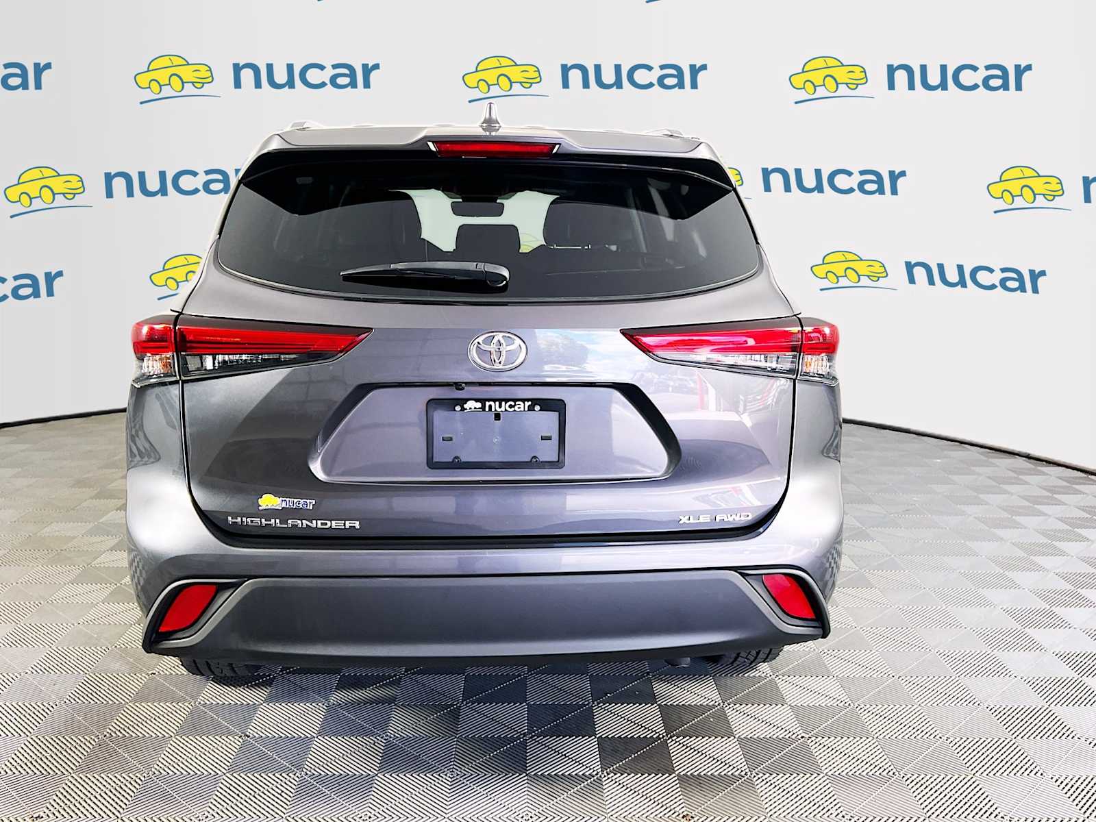 2020 Toyota Highlander XLE photo 6