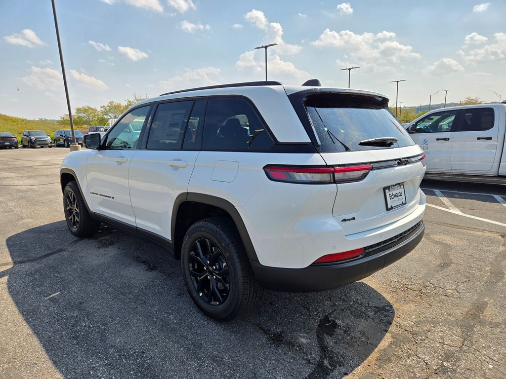 2025 Jeep Grand Cherokee Altitude X photo 3
