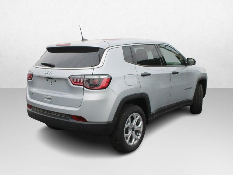 2025 Jeep Compass Sport photo 3