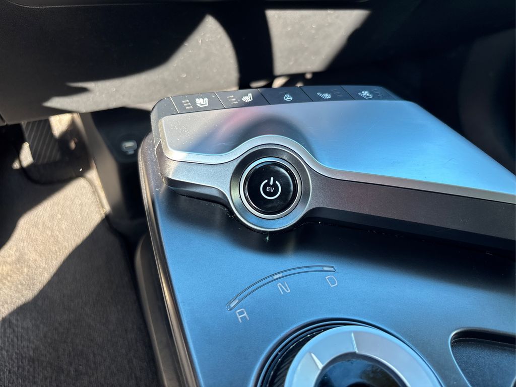 2022 Kia EV6 Wind photo 30
