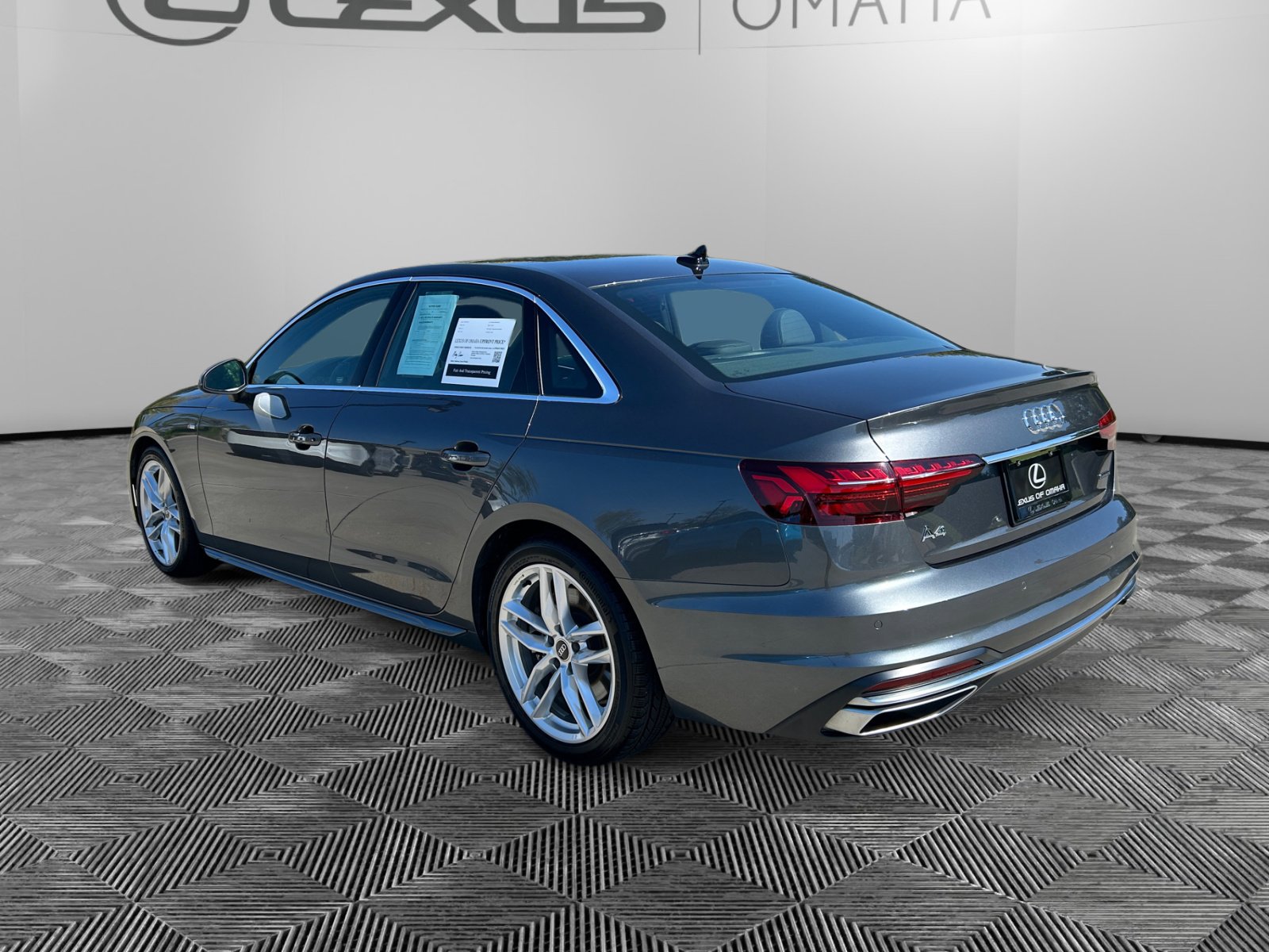 2023 Audi A4 S line Premium Plus 45 TFSI Quattro photo 3