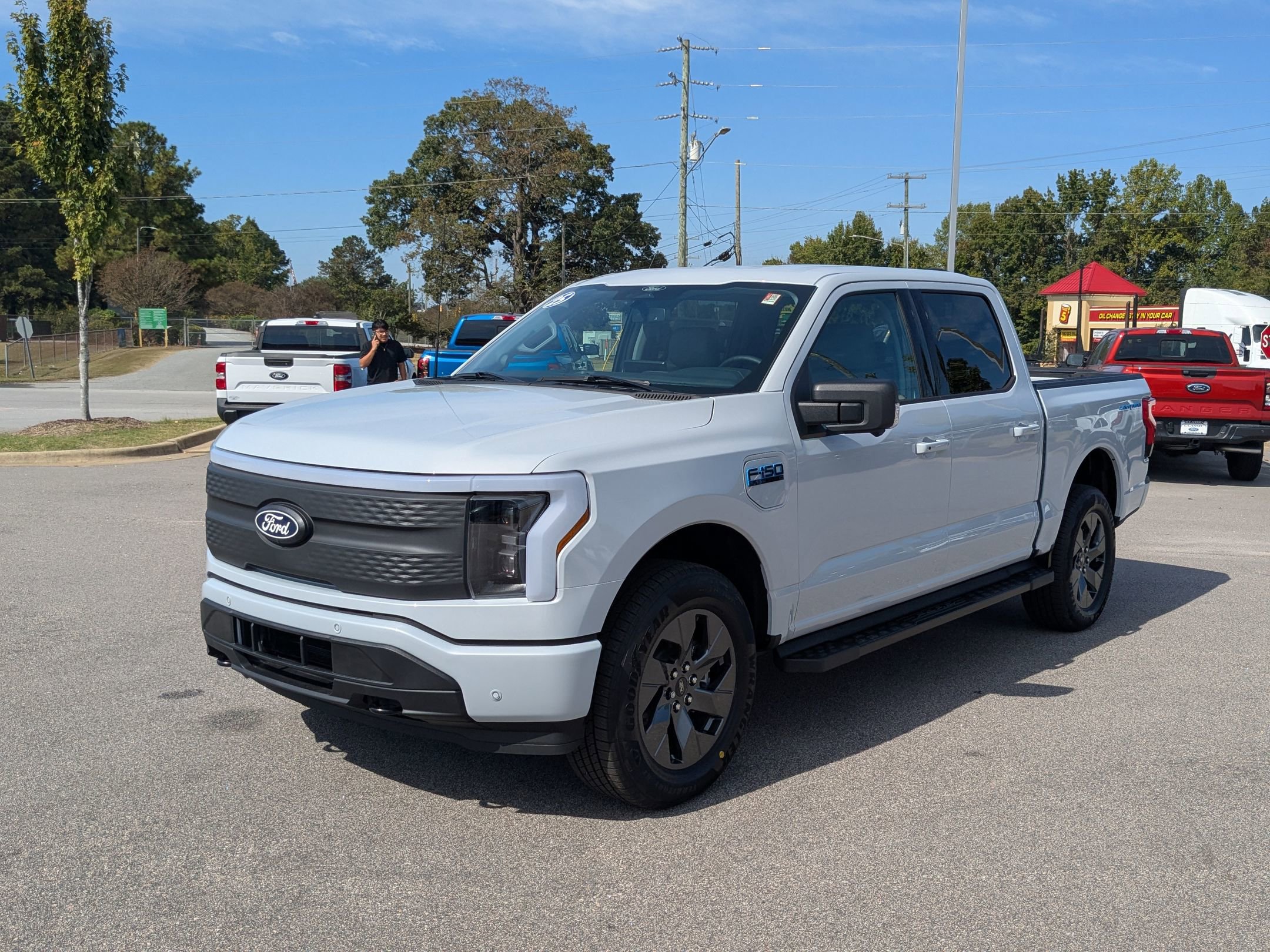 2025 Ford F-150 Lightning Flash's photo