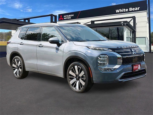 2025 Mitsubishi Outlander SEL's photo