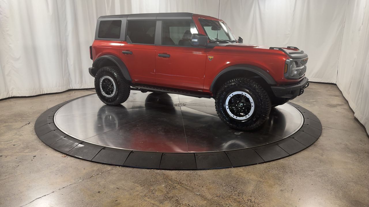 2024 Ford Bronco Badlands photo 2