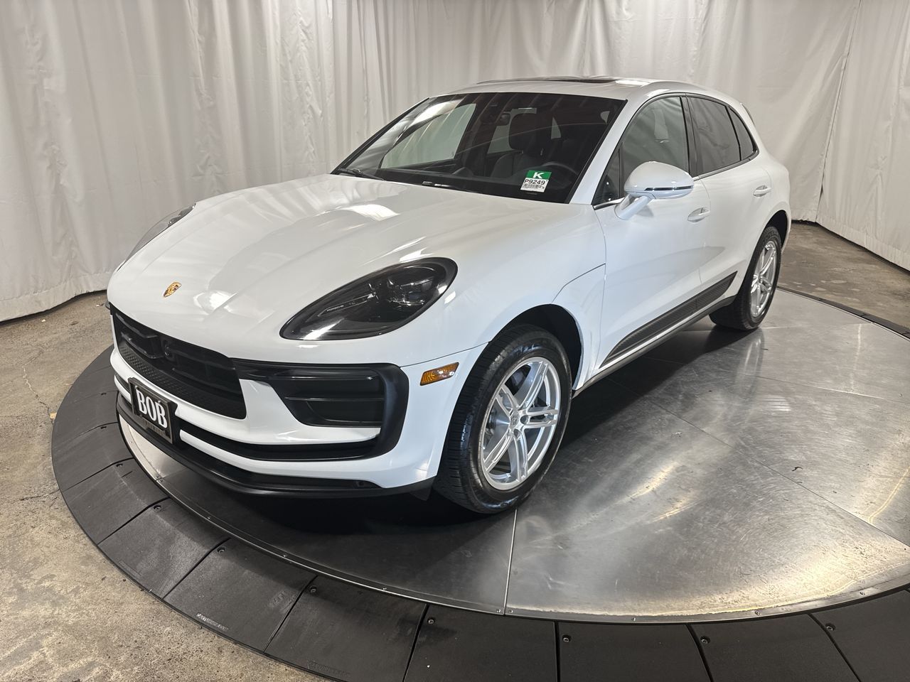 2024 Porsche Macan Base's photo
