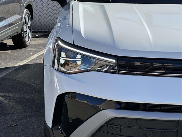 2025 Volkswagen Taos SE photo 4