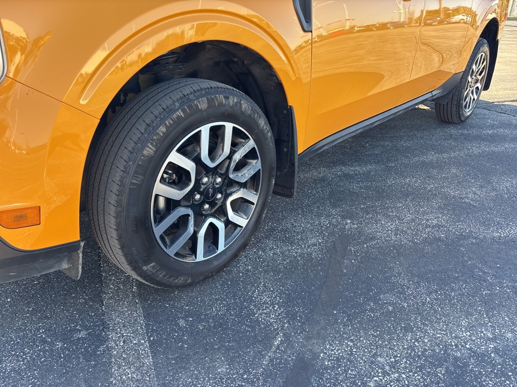 2023 Ford Maverick Lariat photo 2