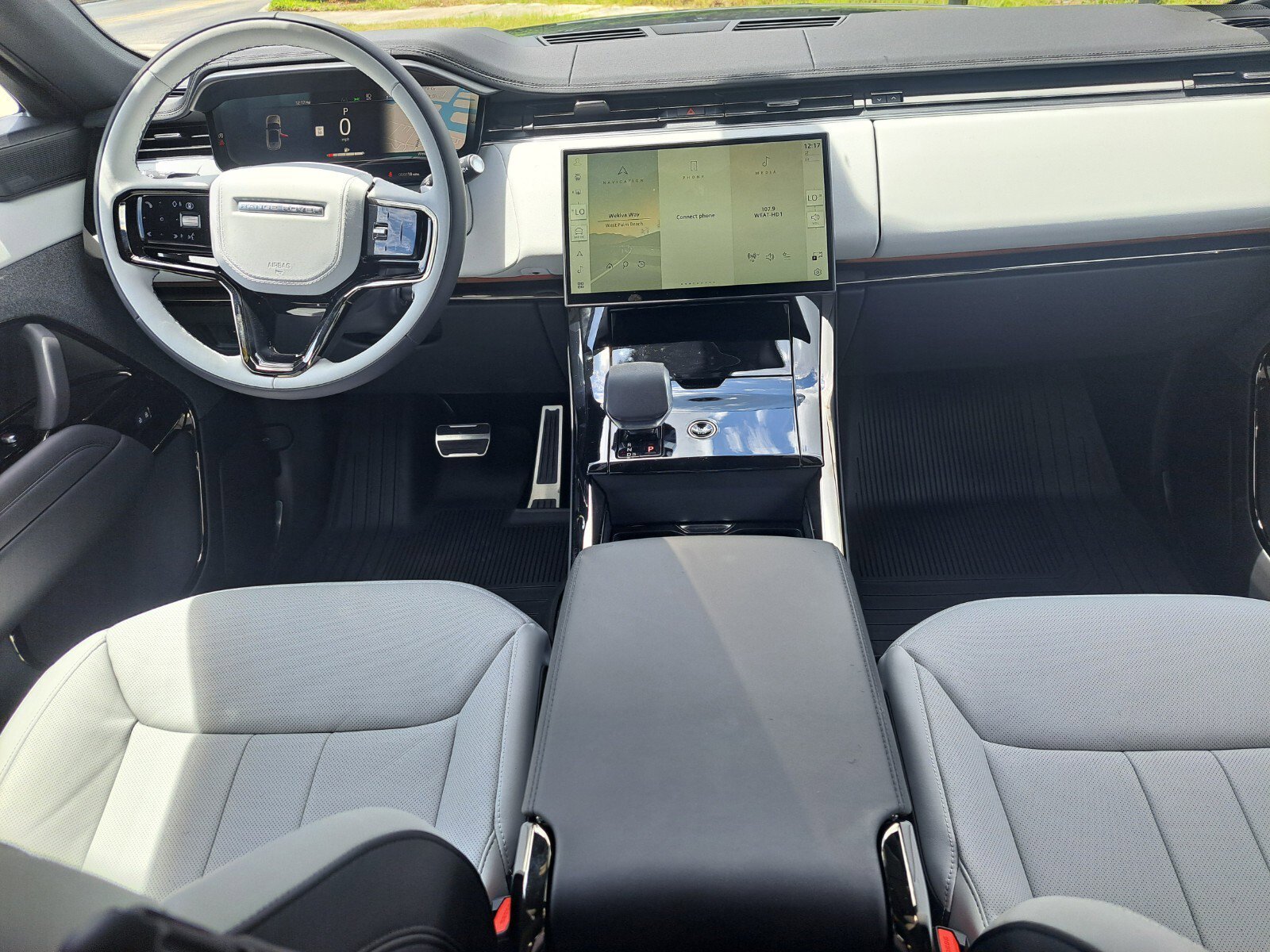 2025 Land Rover Range Rover Sport SE photo 4