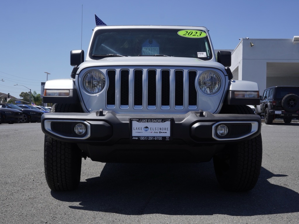 2023 Jeep Wrangler Sahara photo 9