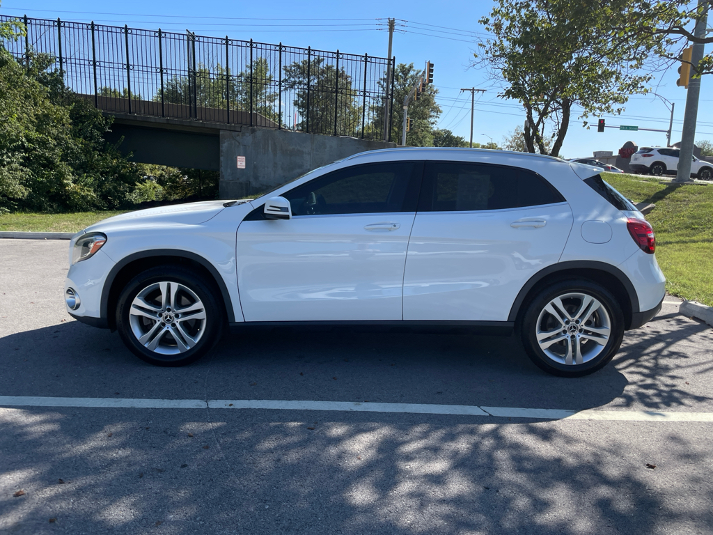 2020 Mercedes Benz GLA 250 photo 2