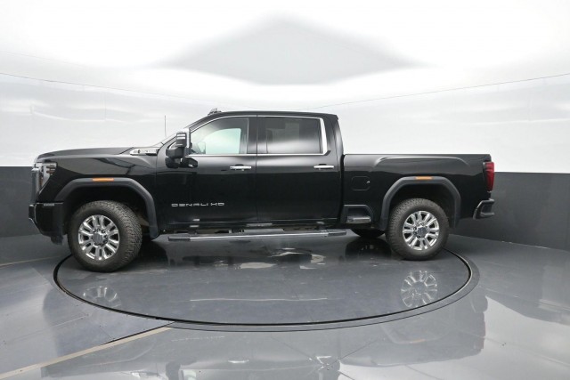 2024 GMC Sierra 2500HD Denali's photo