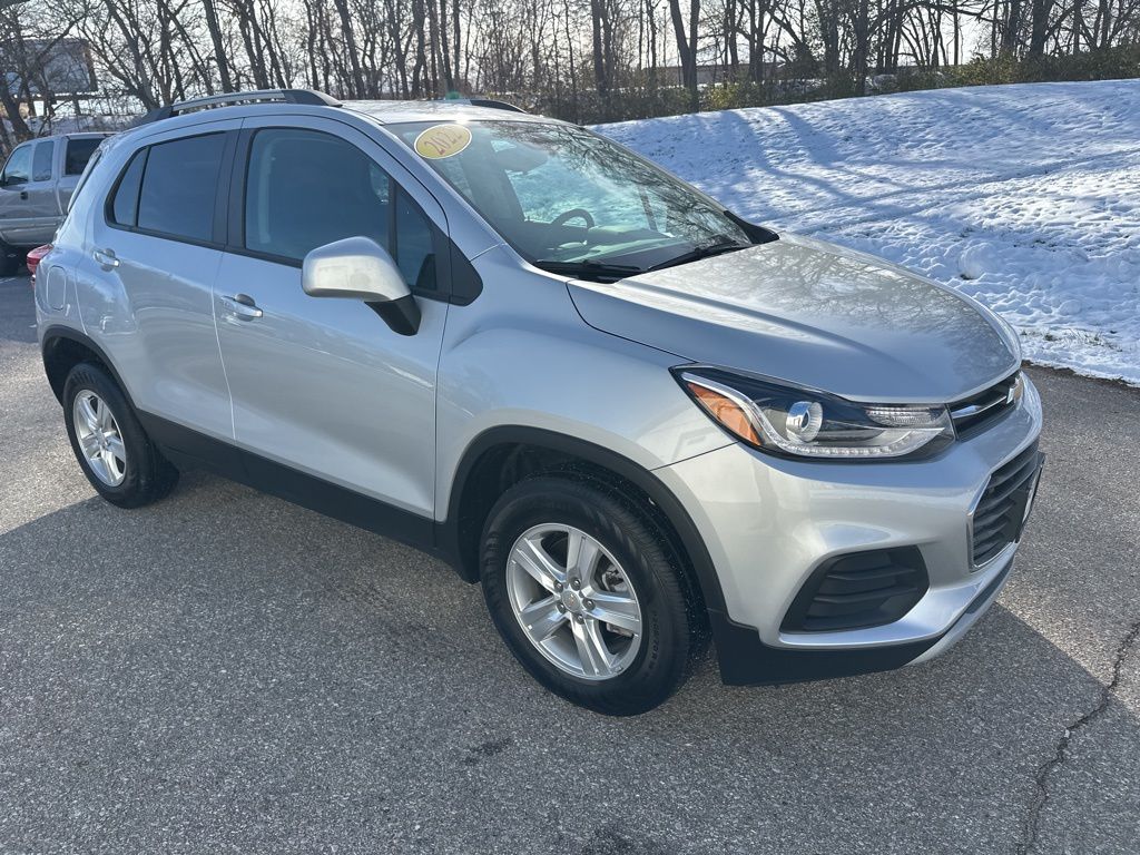 2022 Chevrolet Trax LT photo 3