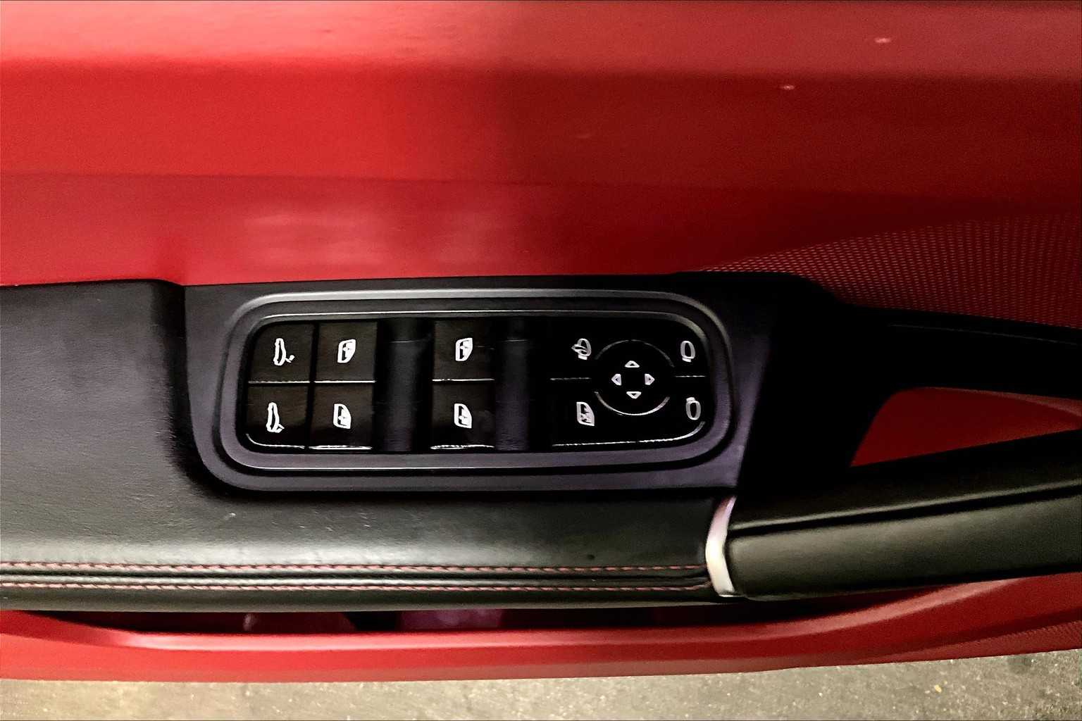 2021 Porsche Cayenne S photo 32