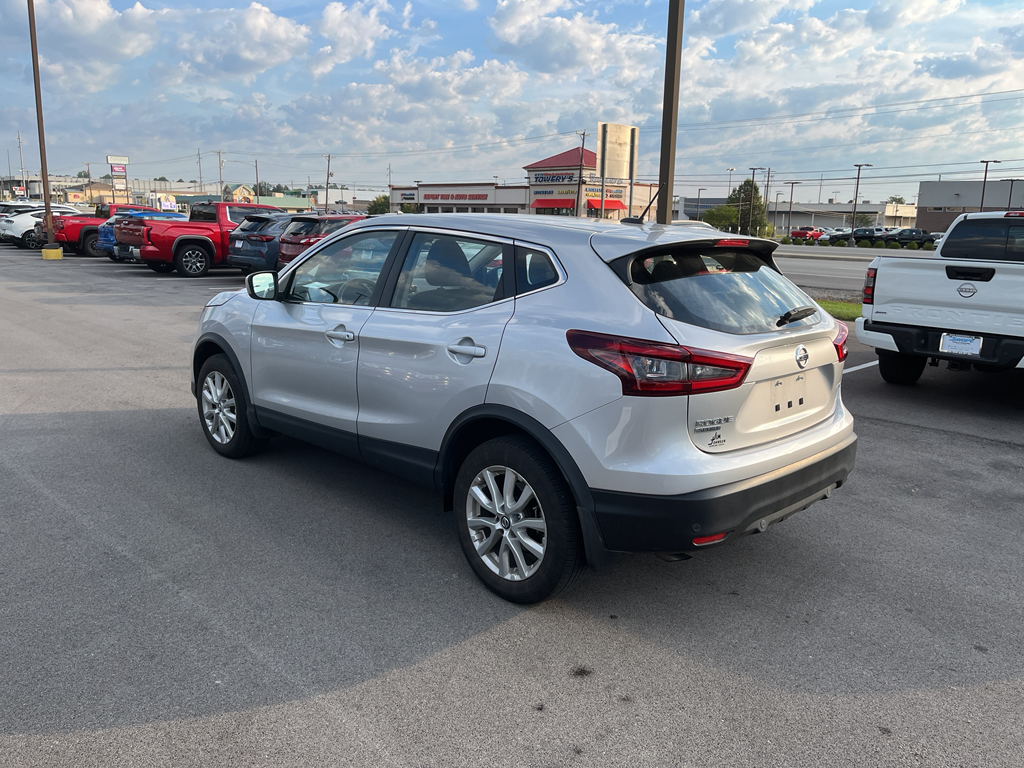2022 Nissan Rogue Sport S photo 3