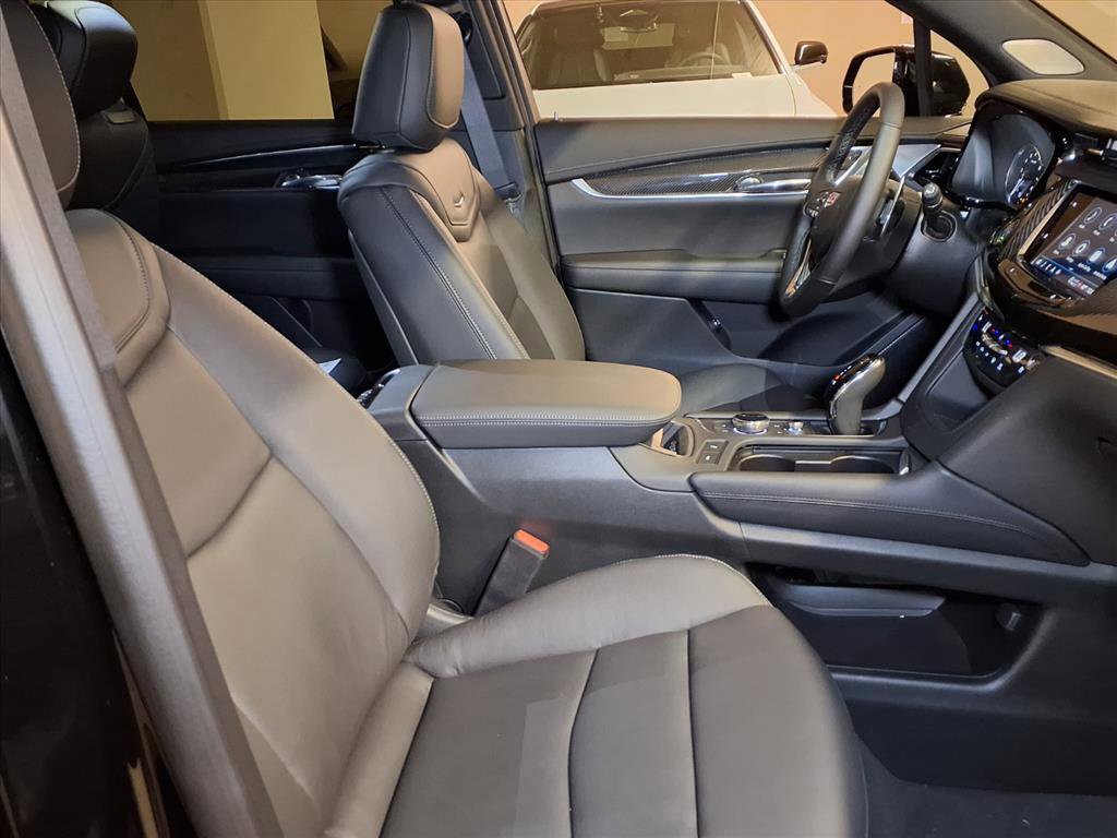 2025 Cadillac XT6 Sport photo 6