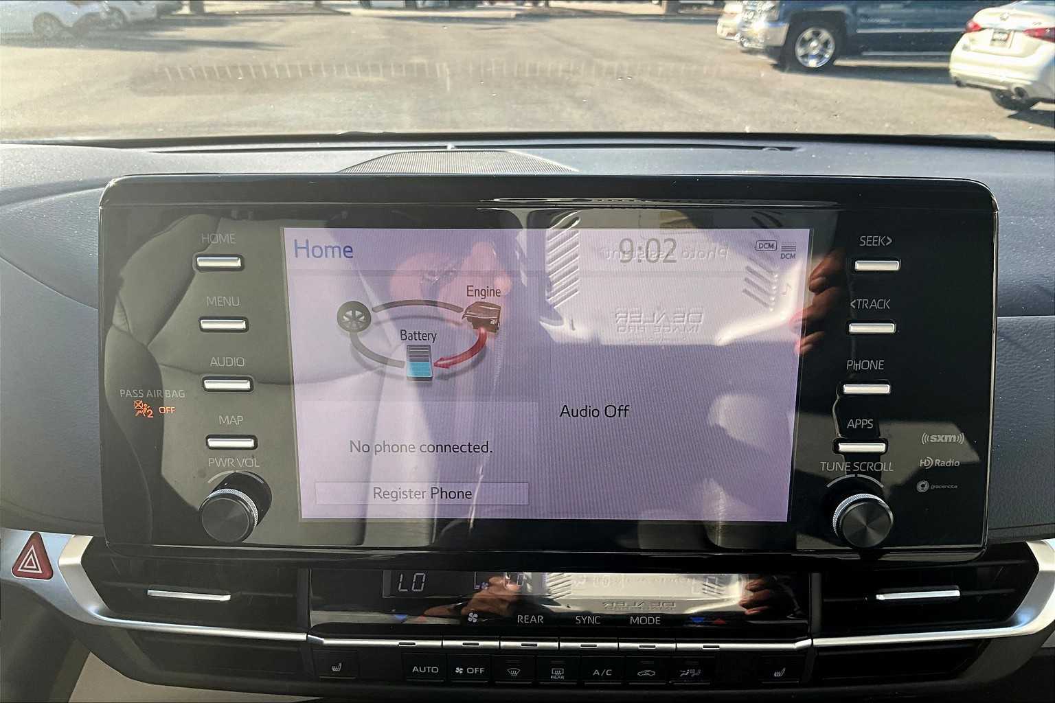 2024 Toyota Sienna XLE photo 6
