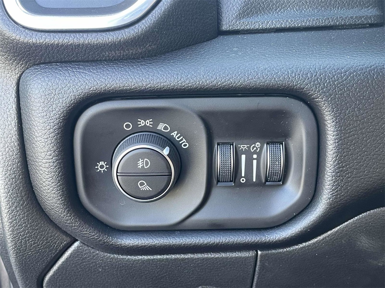 2026 Ram 2500 Laramie photo 11