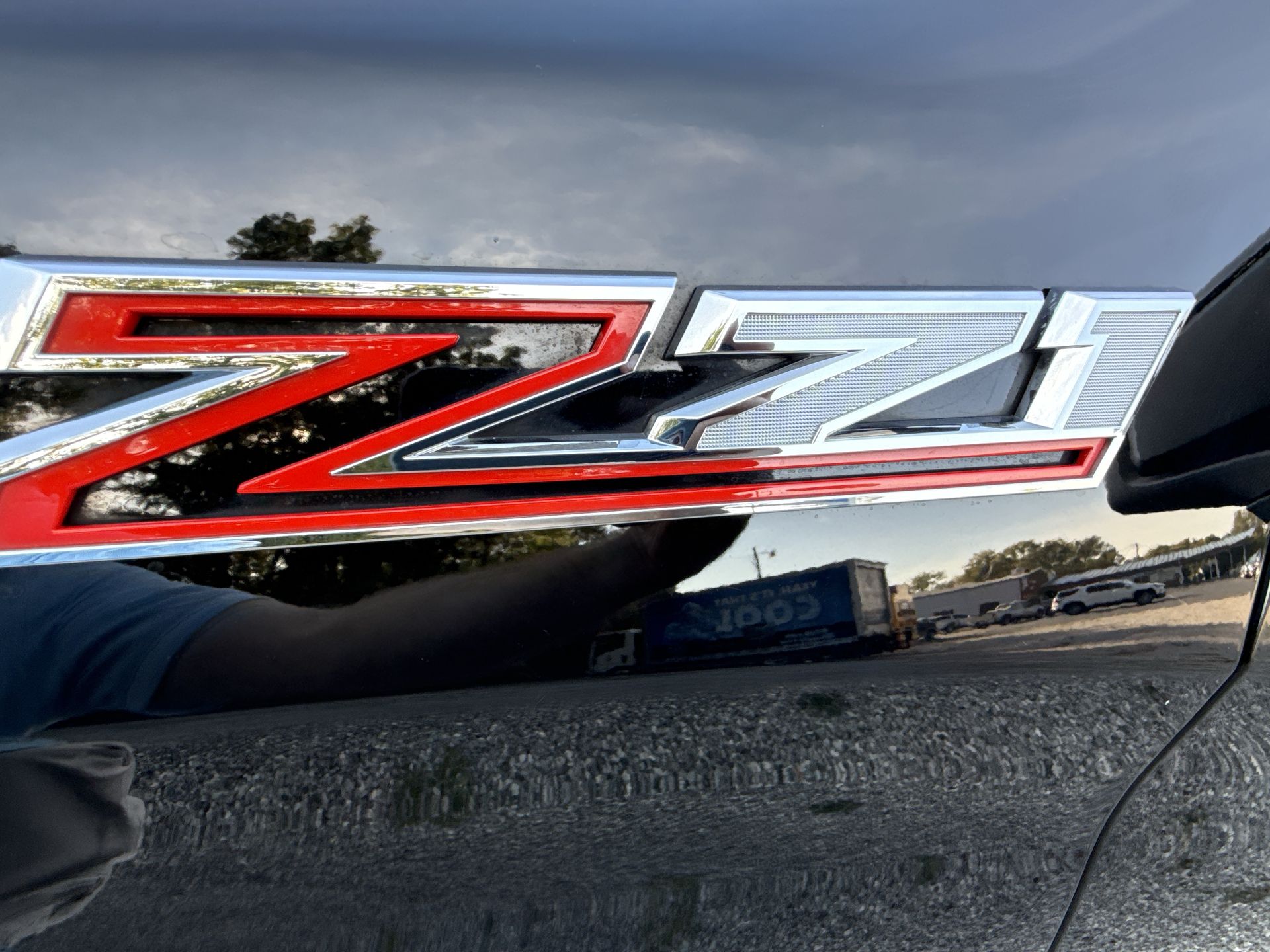 2023 Chevrolet Silverado 1500 RST photo 25