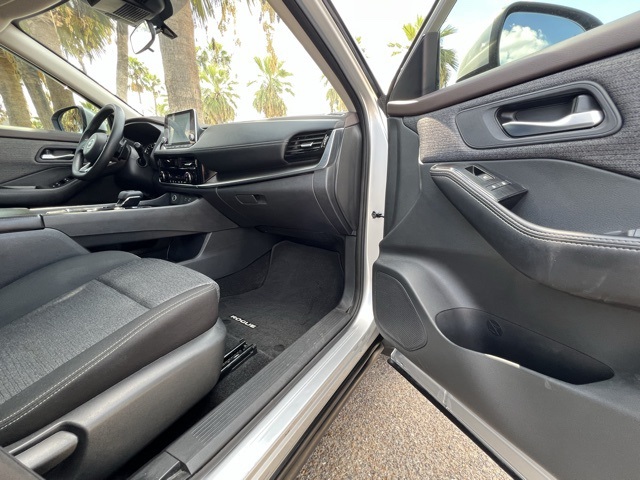 2021 Nissan Rogue SV photo 20
