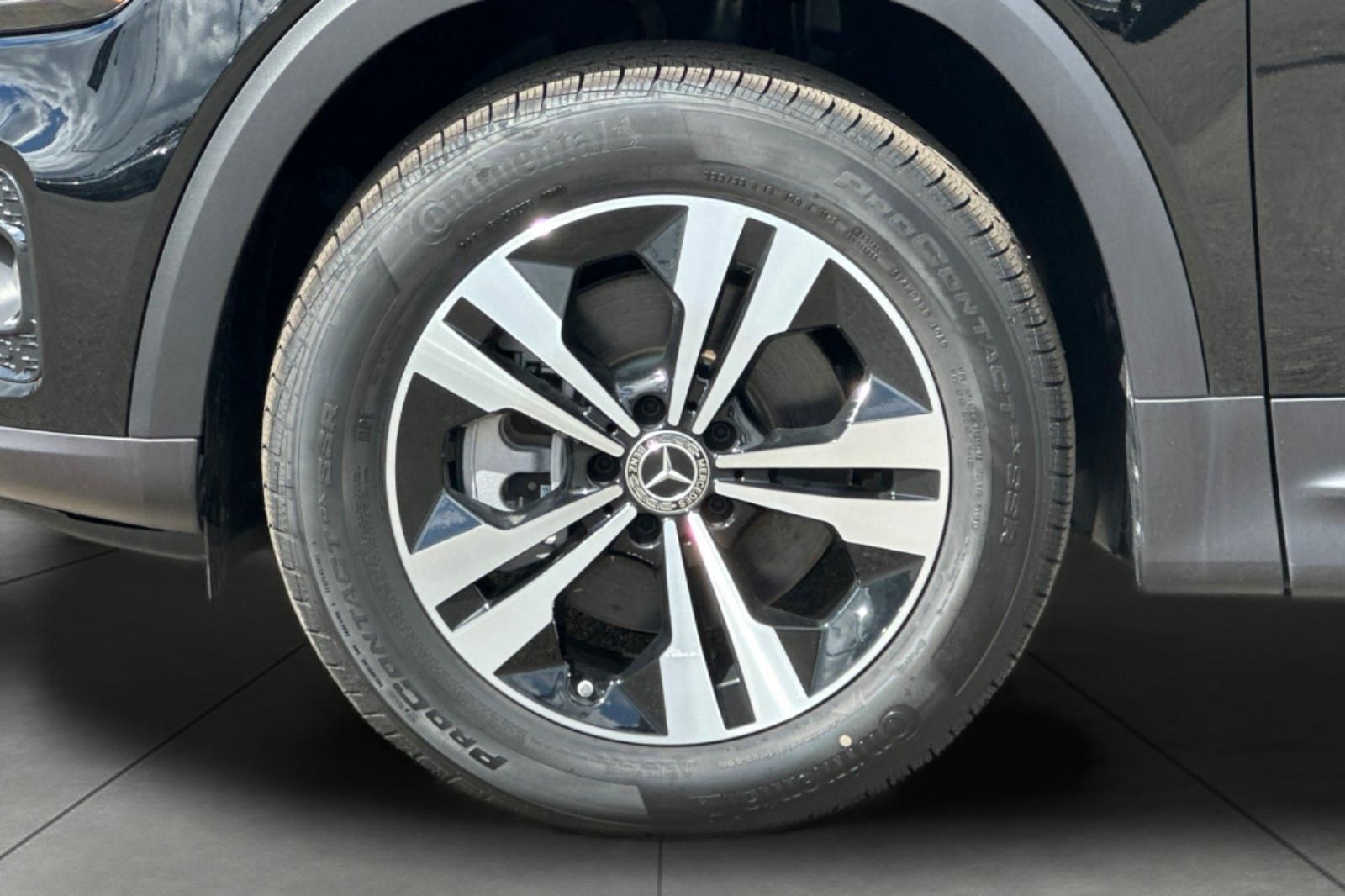 2025 Mercedes Benz GLB 250 photo 3