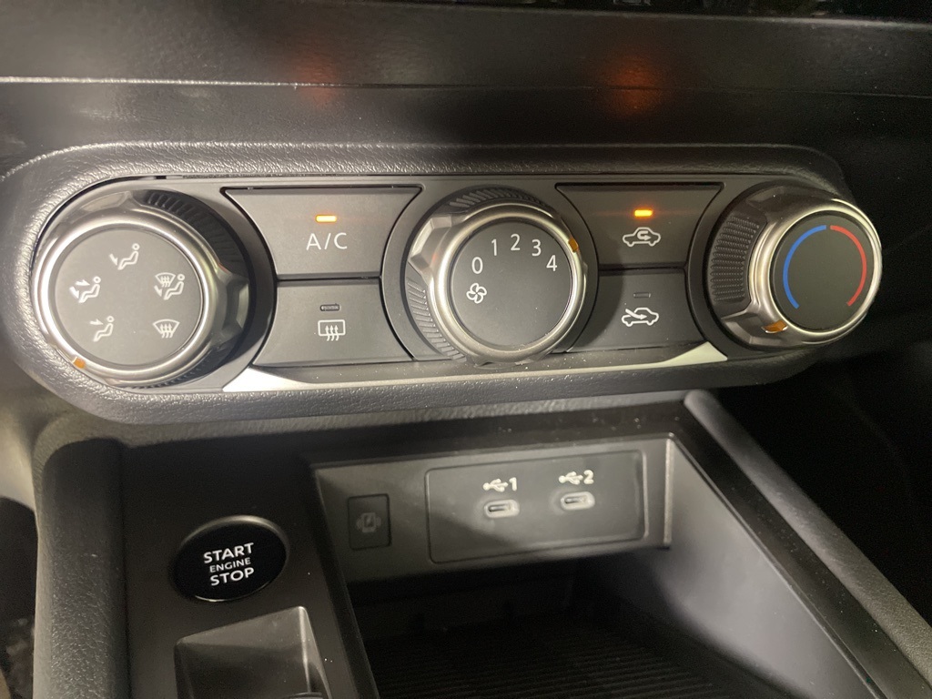 2025 Nissan Kicks SV photo 30
