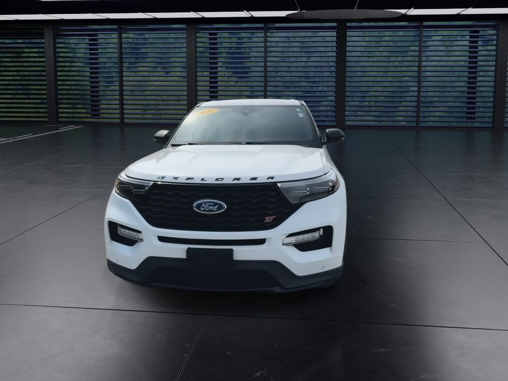 2022 Ford Explorer ST photo 3