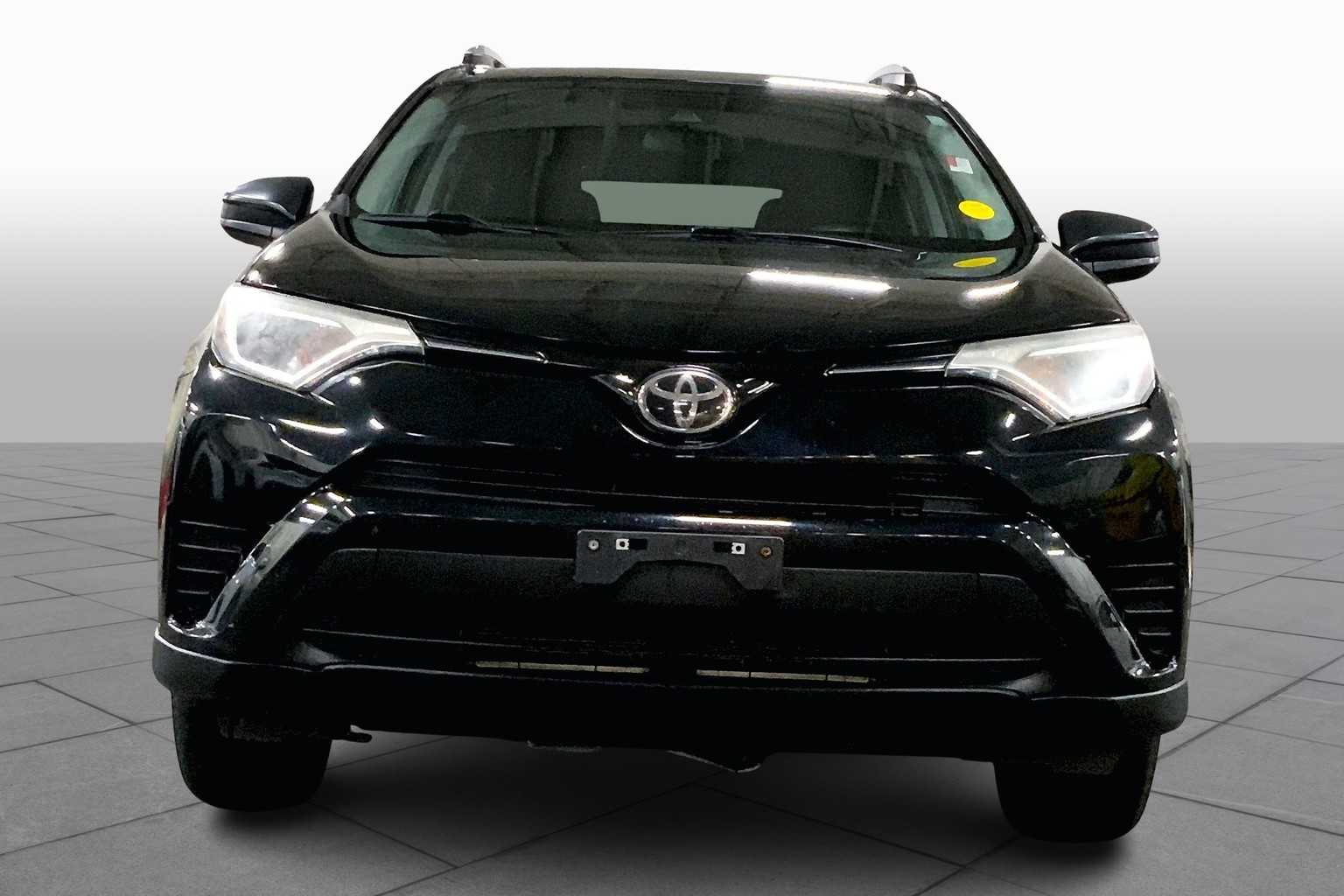 2017 Toyota RAV4 LE photo 2