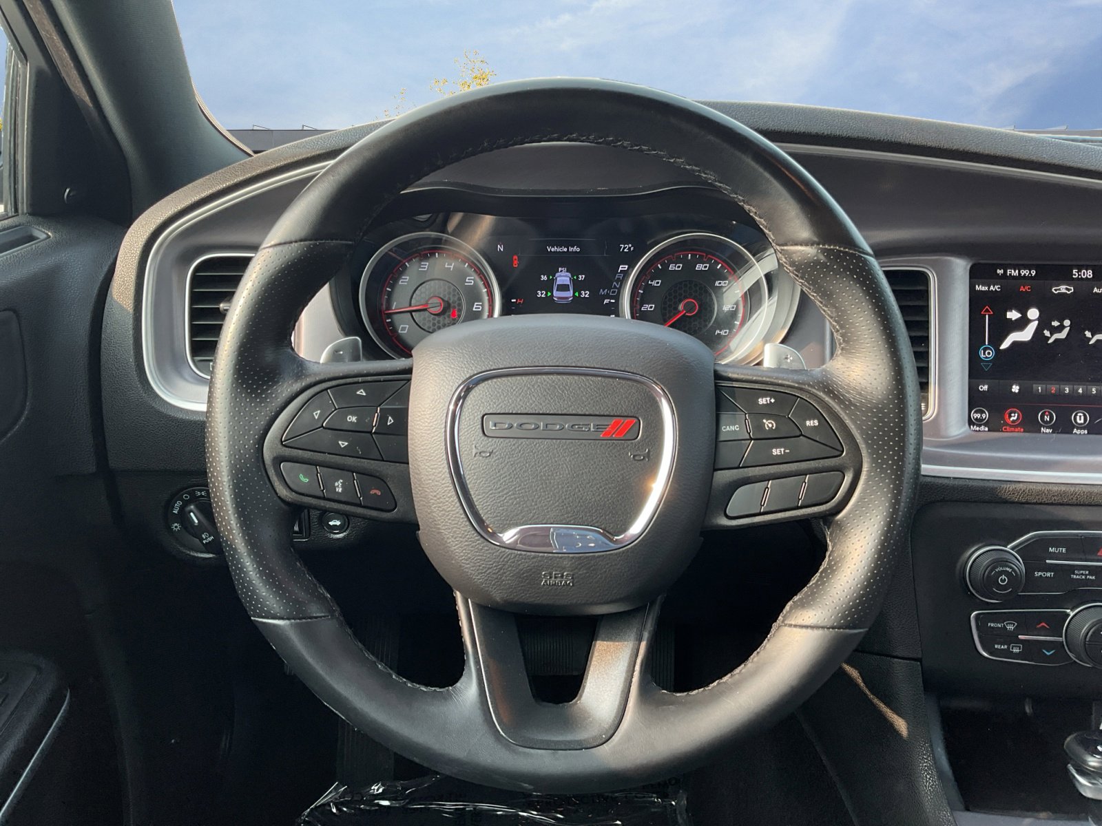 2022 Dodge Charger SXT photo 17