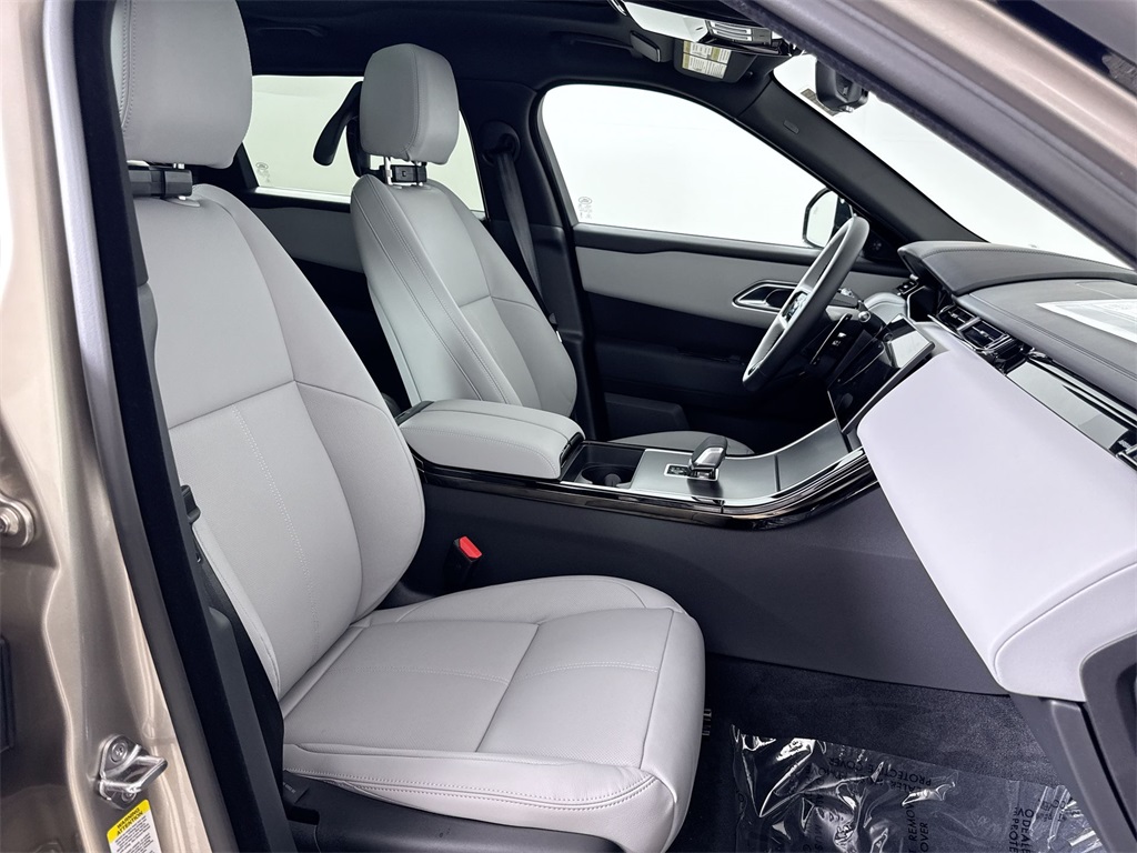 2026 Land Rover Range Rover Velar SE photo 20