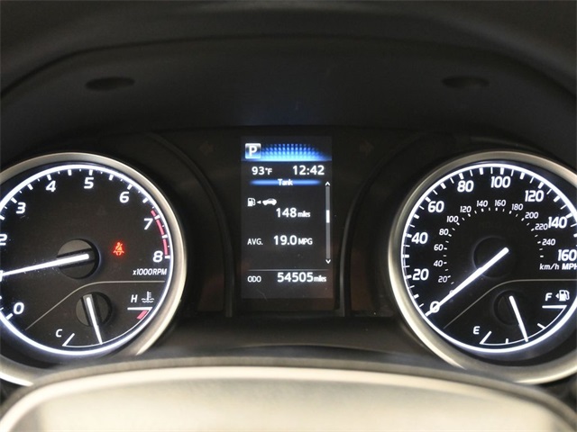 2023 Toyota Camry LE photo 3