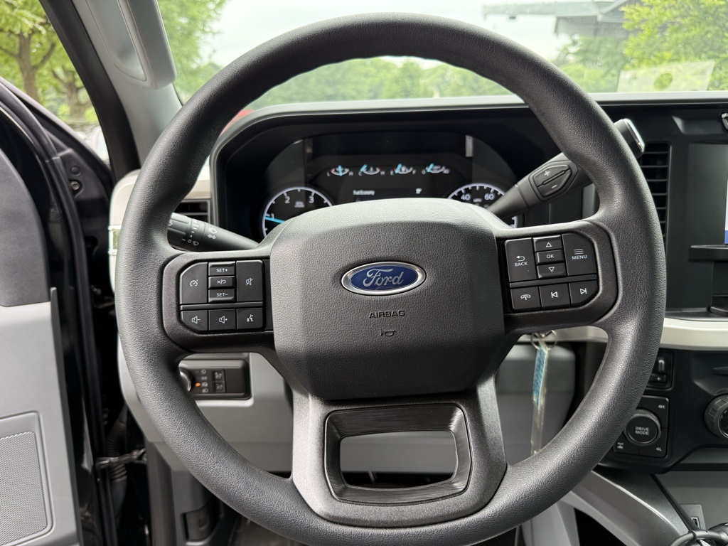 2023 Ford F-350 photo 7
