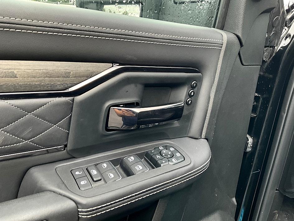 2025 Ram 3500 Limited photo 13