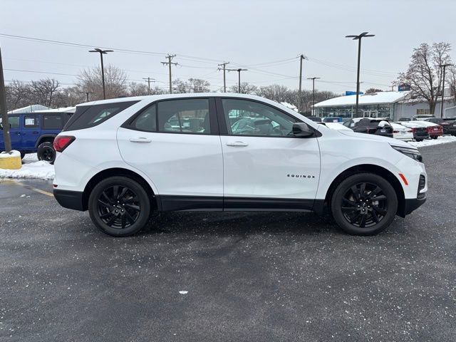 2023 Chevrolet Equinox LS photo 4