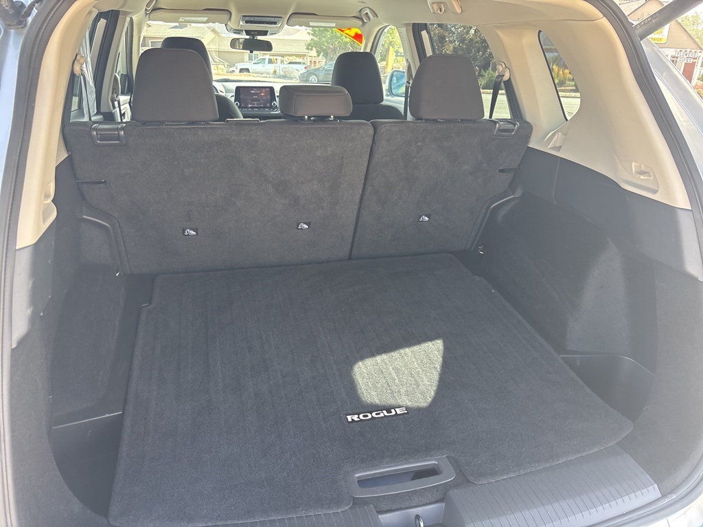 2024 Nissan Rogue SV photo 11
