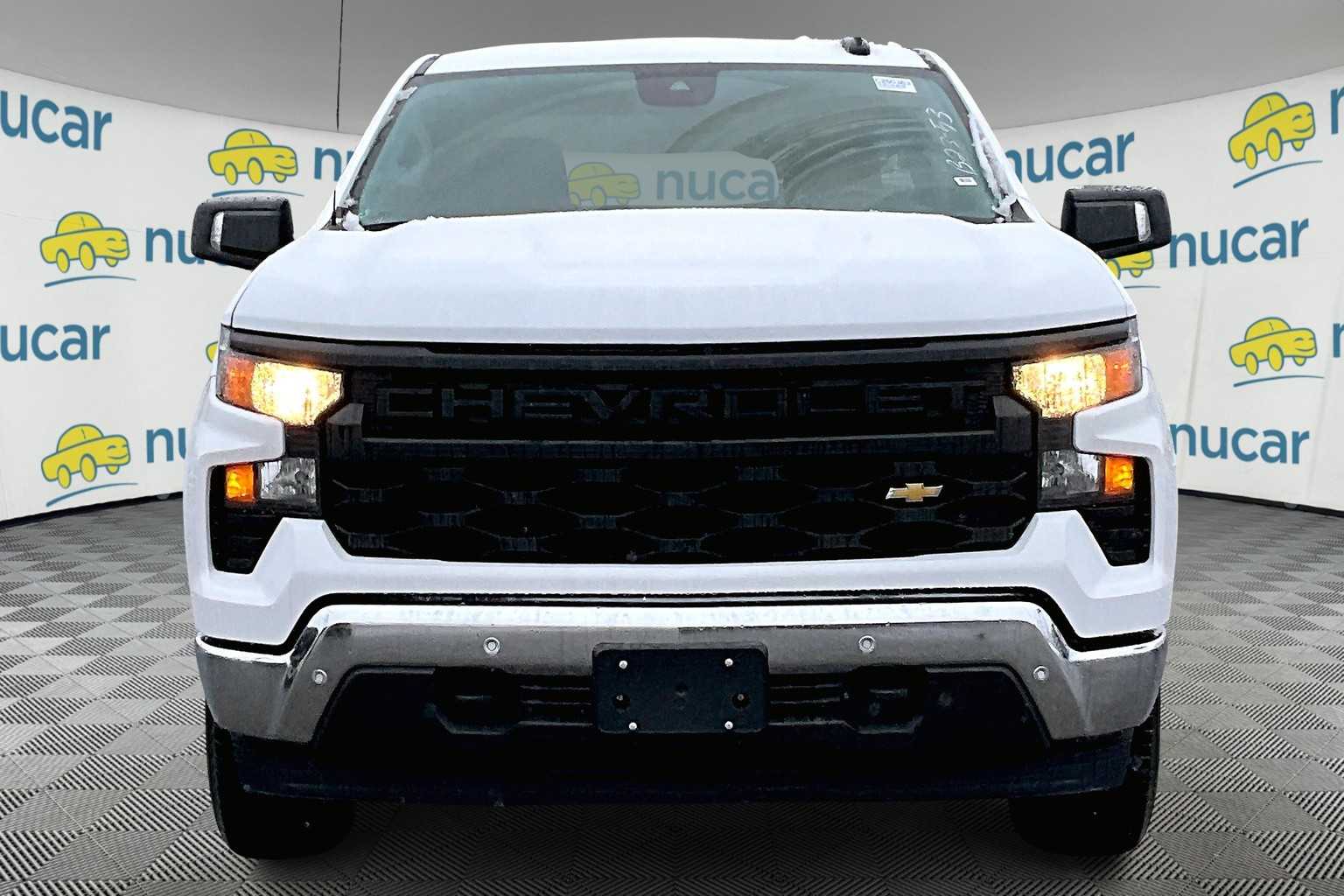 2025 Chevrolet Silverado 1500 photo 2