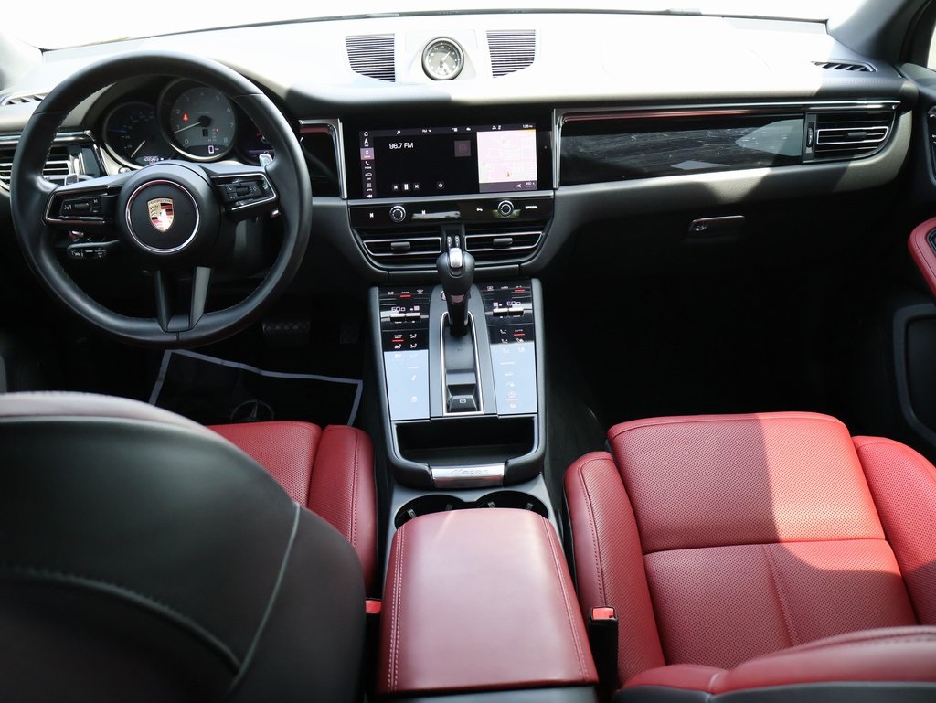 2024 Porsche Macan S photo 12