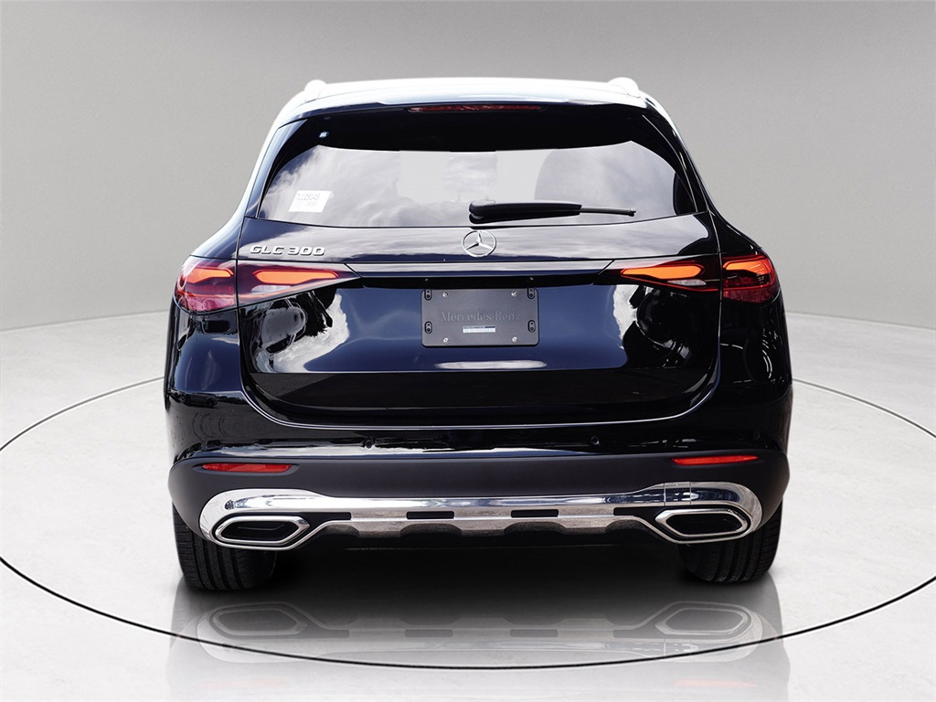 2026 Mercedes Benz GLC 300 photo 5