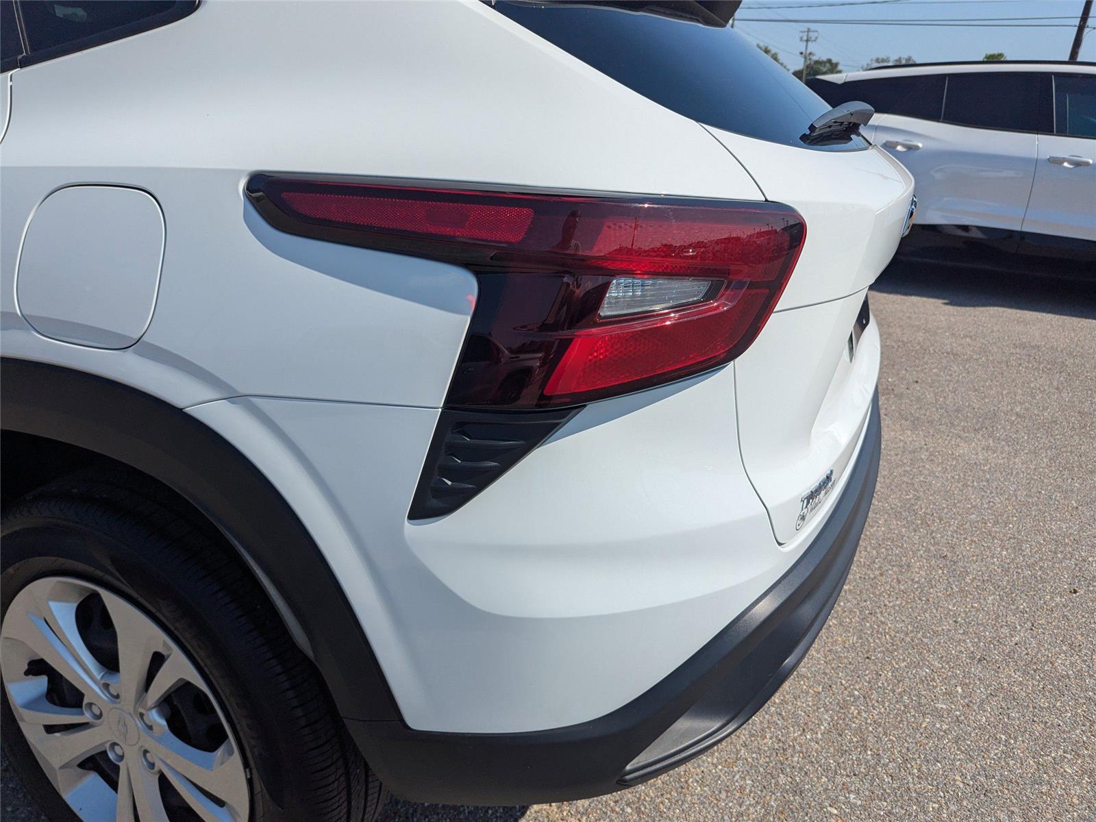 2025 Chevrolet Trax LS photo 11