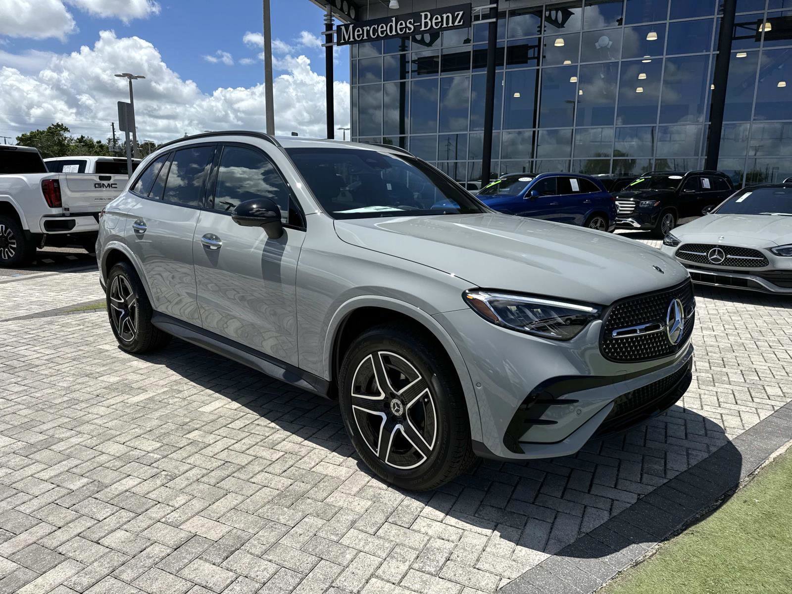 2026 Mercedes Benz GLC 350e 4MATIC photo 2