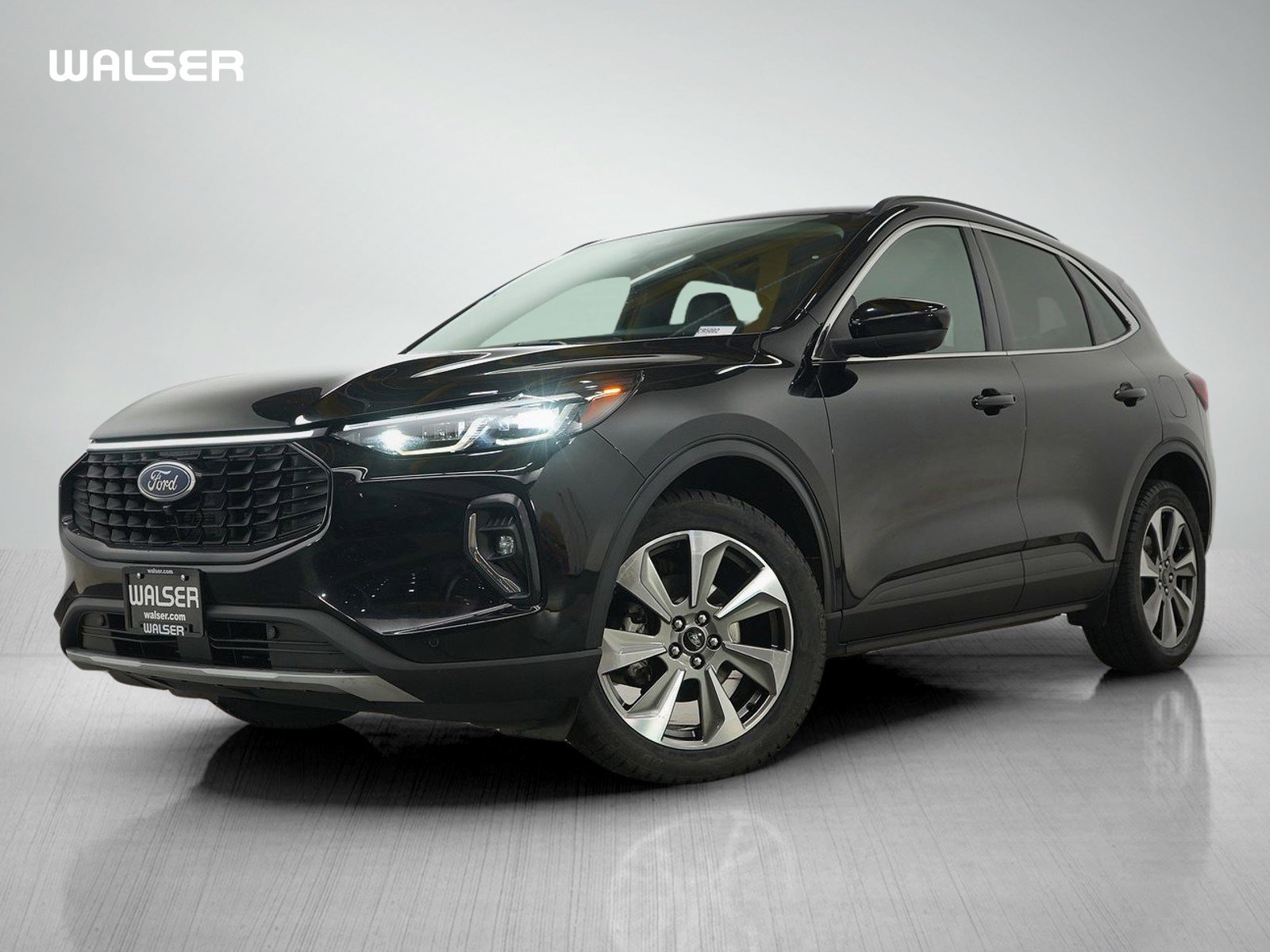 2023 Ford Escape Platinum's photo