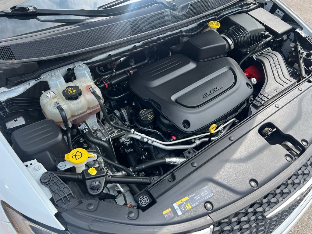 2022 Chrysler Pacifica Touring L photo 38