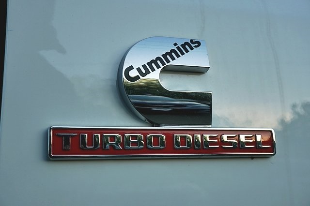 New 2023 Bright White Clear-Coat Exterior Paint RAM Tradesman image 17